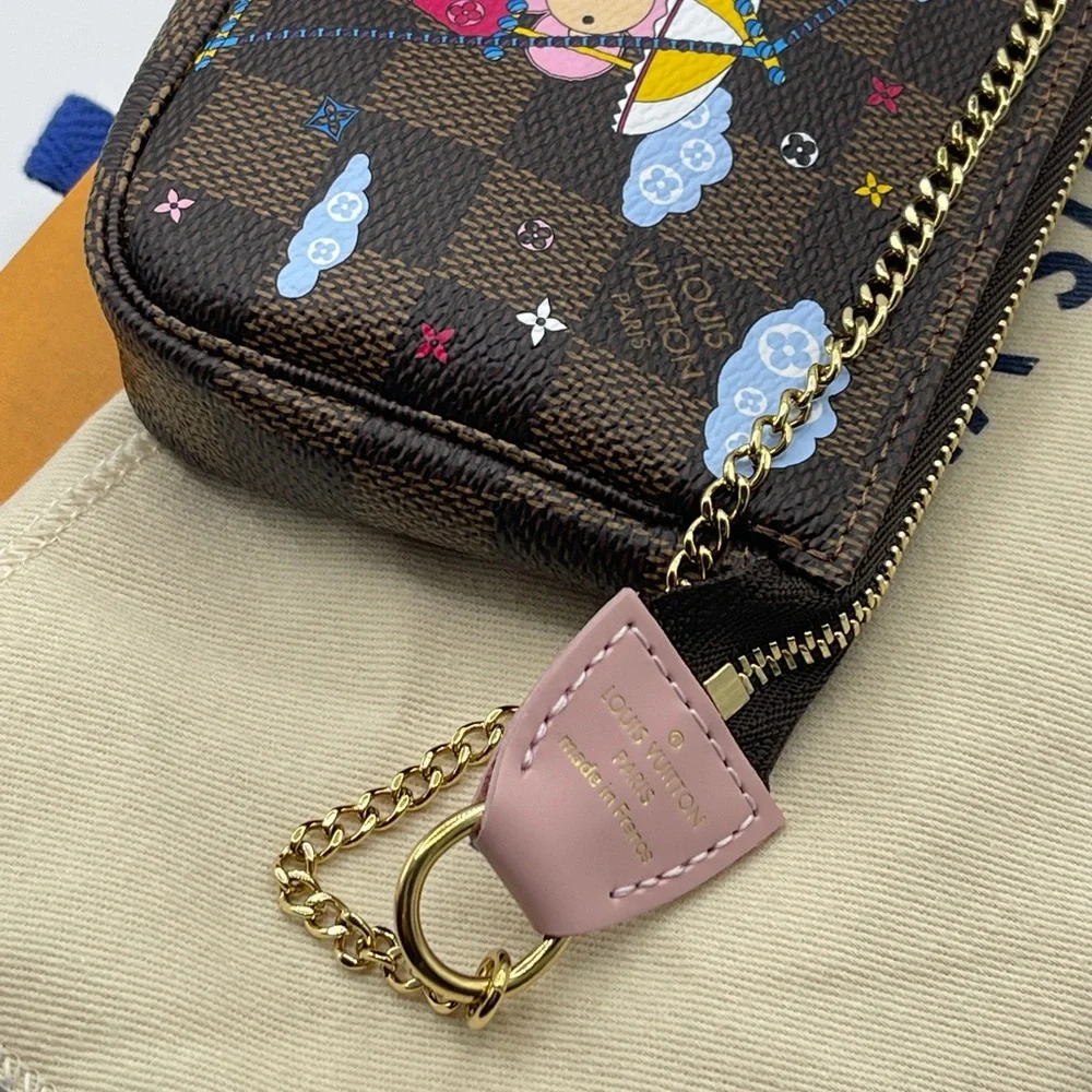 Louis Vuitton Christmas 2020 Pochette Mini Accessories Damier Ebene Vivienne - Picture 11 of 16